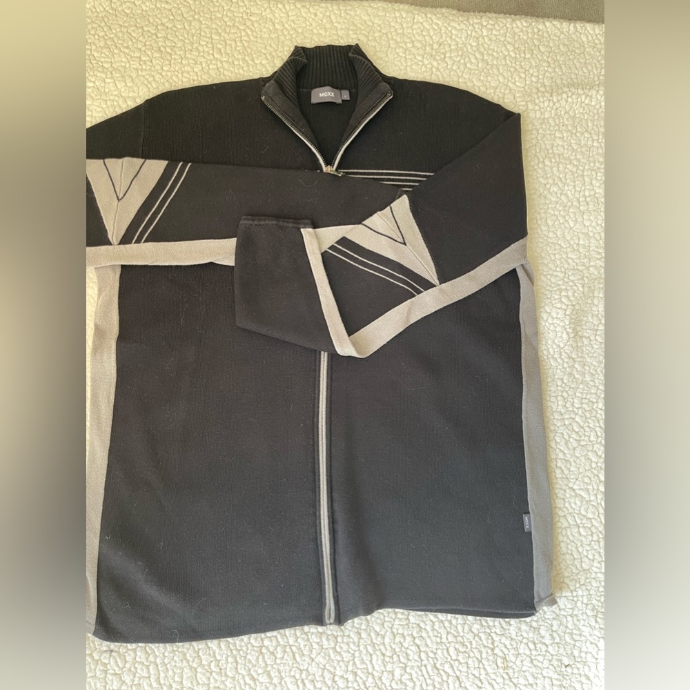 Man’s sweater